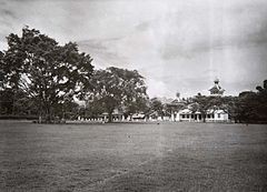Foto Alun-alun dan Masjid Agung, Purwakarta Tahun 1928. Dibangun 1826