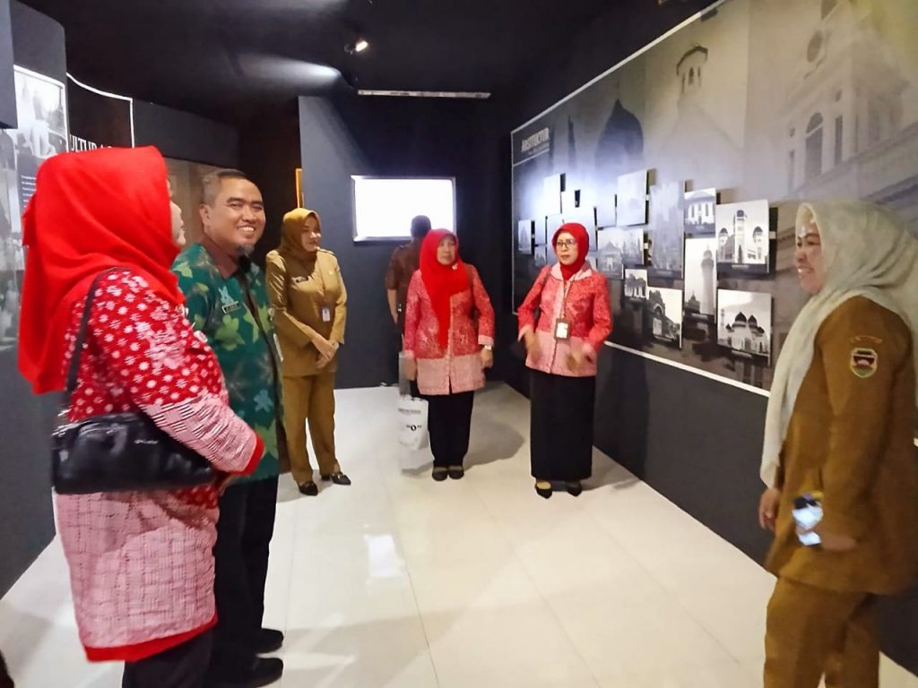 Kunjungan Dinas Arsip Provinsi Jawa Tengah ke Disarpus Purwakarta