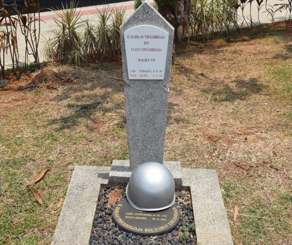 Makam Mayjen TNI Purn. Barkah Tirtadidjaja
