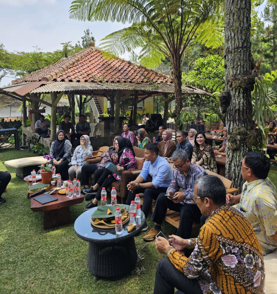 Kegiatan Peer Learning Meeting dan Stakeholder Meeting 2024 Disarpus Purwakarta