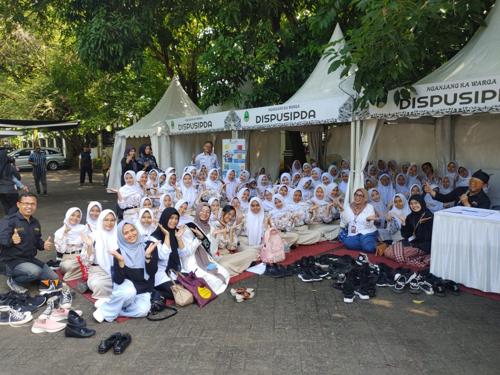 Layanan Perpustakaan Keliling Abi Nagri Nganjang ka Warga