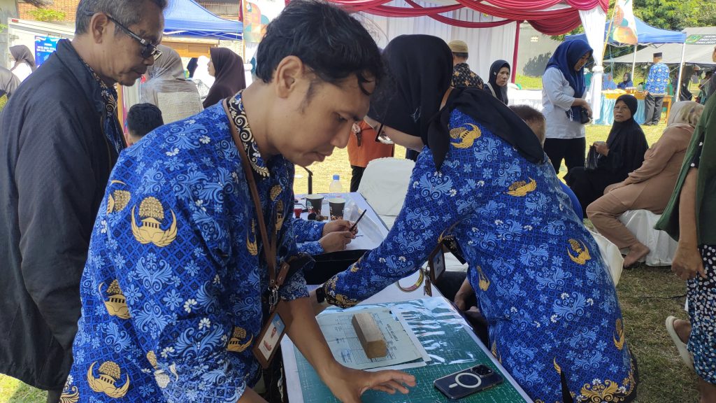 Proses Perbaikan Arsip Masyarakat