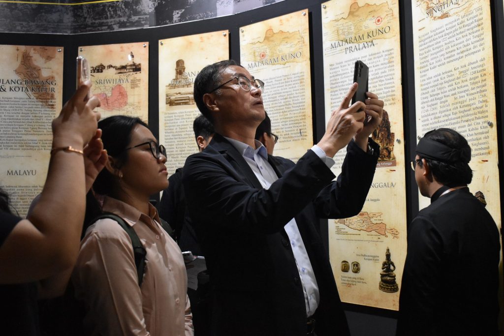 Kunjungan Bupati Gurye Korea Selatan ke Diorama Nusantara