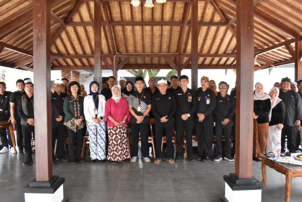 Serah Terima Jabatan Kepala Dinas Arsip dan Perpustakaan Kabupaten Purwakarta