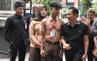 GERAKAN AYAH MENGAMBIL RAPOR