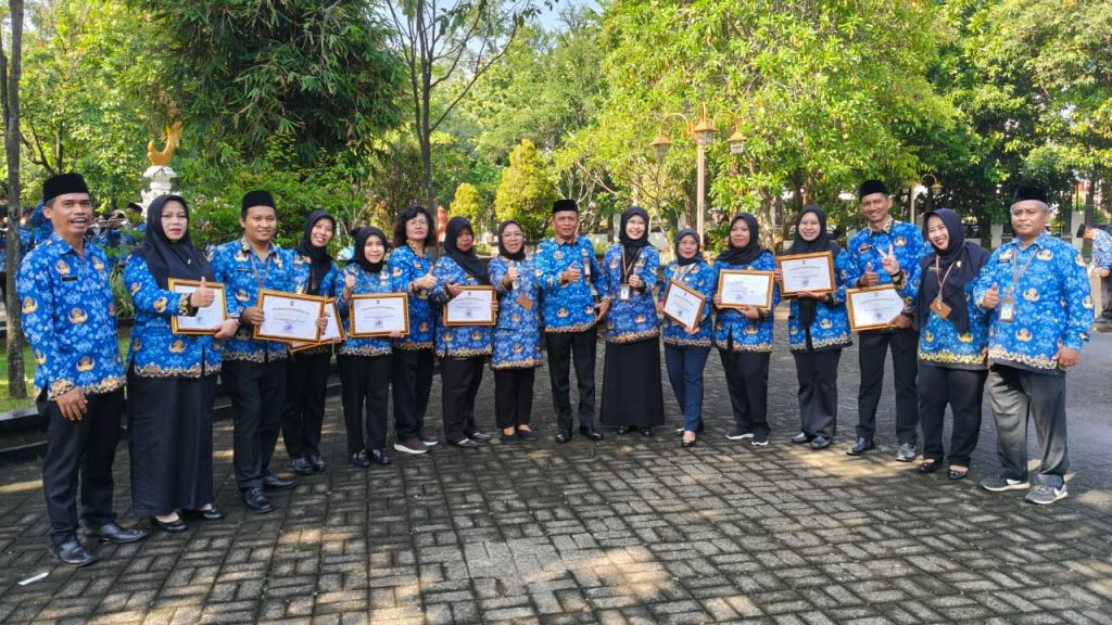 Pemberian Penghargaan Penata dan Pengelola Arsip tingkat Kabupaten Purwakarta