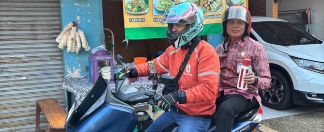 Kepala Dinas Disarpus Naik Angkutan Umum Hari Rabu