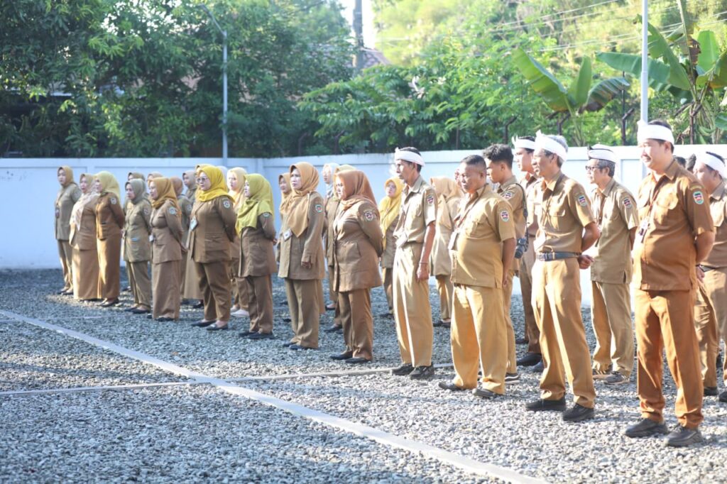 Pegawai Disarpus Melaksanakan Kegiatan Apel Peringatan Hari Kearsipan Nasional dan HUT Perpustakaan Nasional