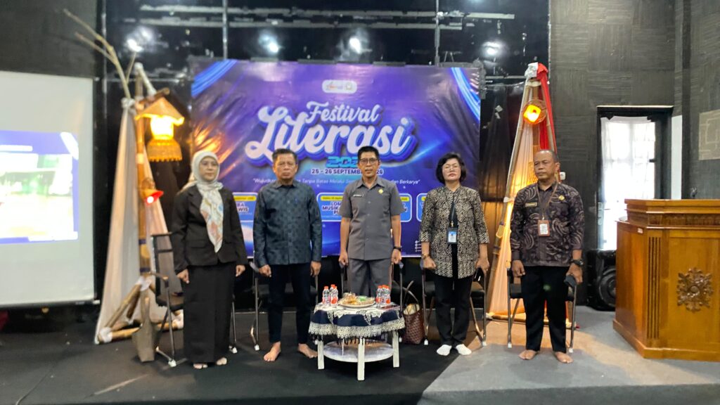 Pembukaan Festival Literasi Tahun 2026 oleh Plt. Kepala Dinas Disarpus Aan